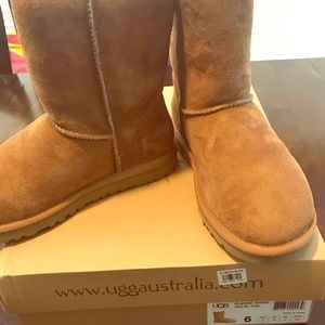 UGG BOOTS